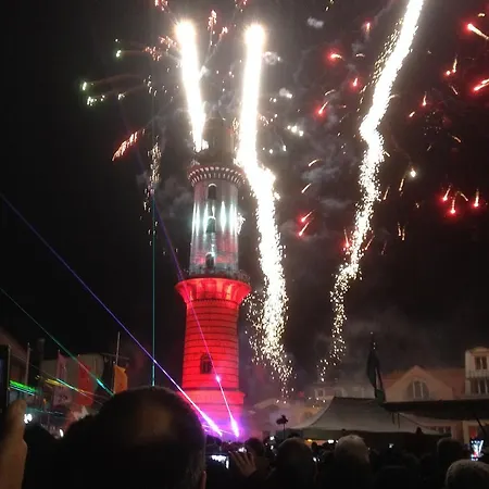 Fewo31, Exklusive Apartments, 2 Minuten Vom Und Alten Strom Lägenhet *