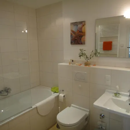 Fewo31, Exklusive Apartments, 2 Minuten Vom Und Alten Strom Apartament Rostock